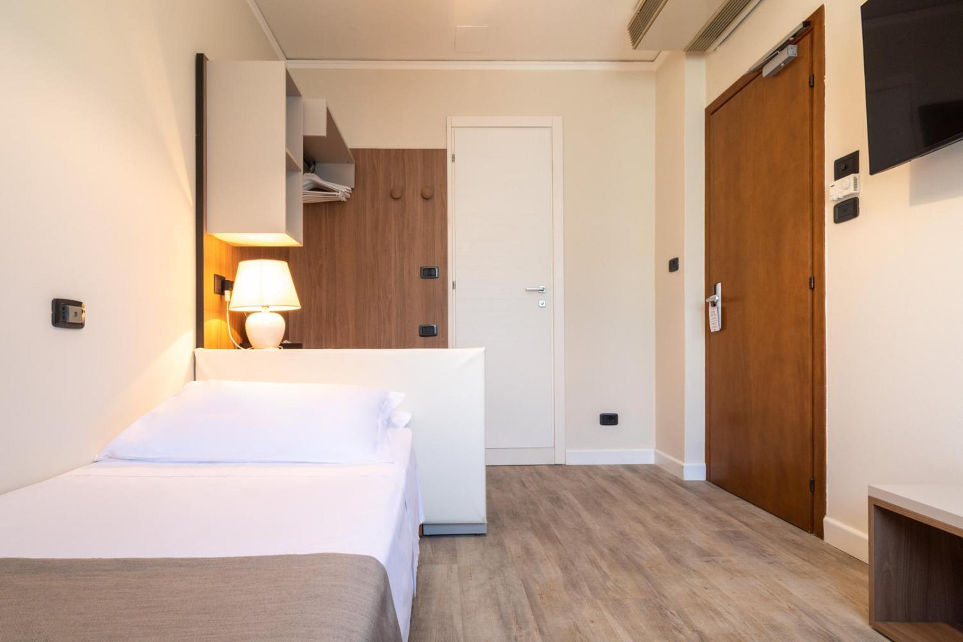 Continental B&B City Hotel بيبيوني الغرفة الصورة