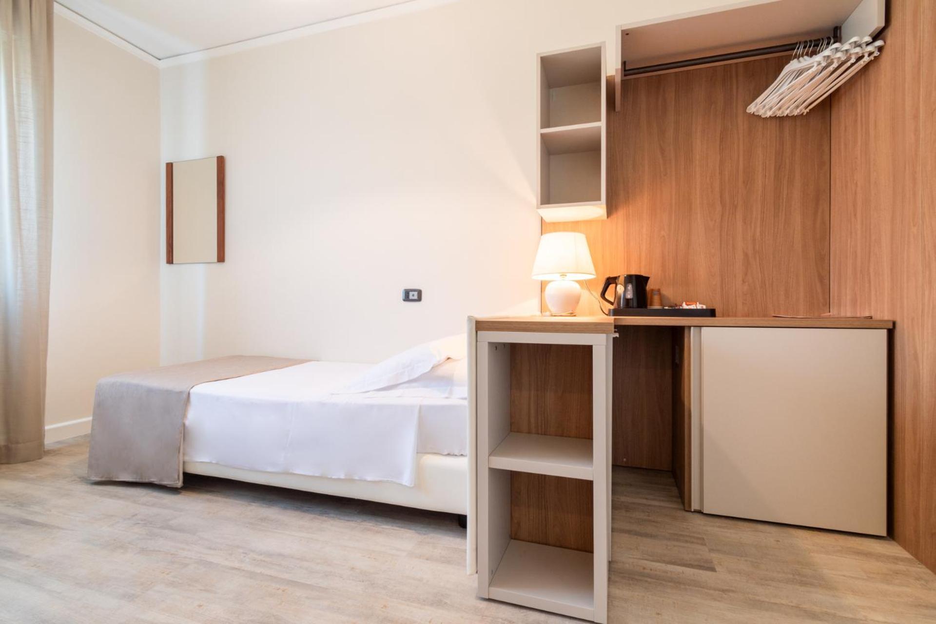 Continental B&B City Hotel بيبيوني الغرفة الصورة