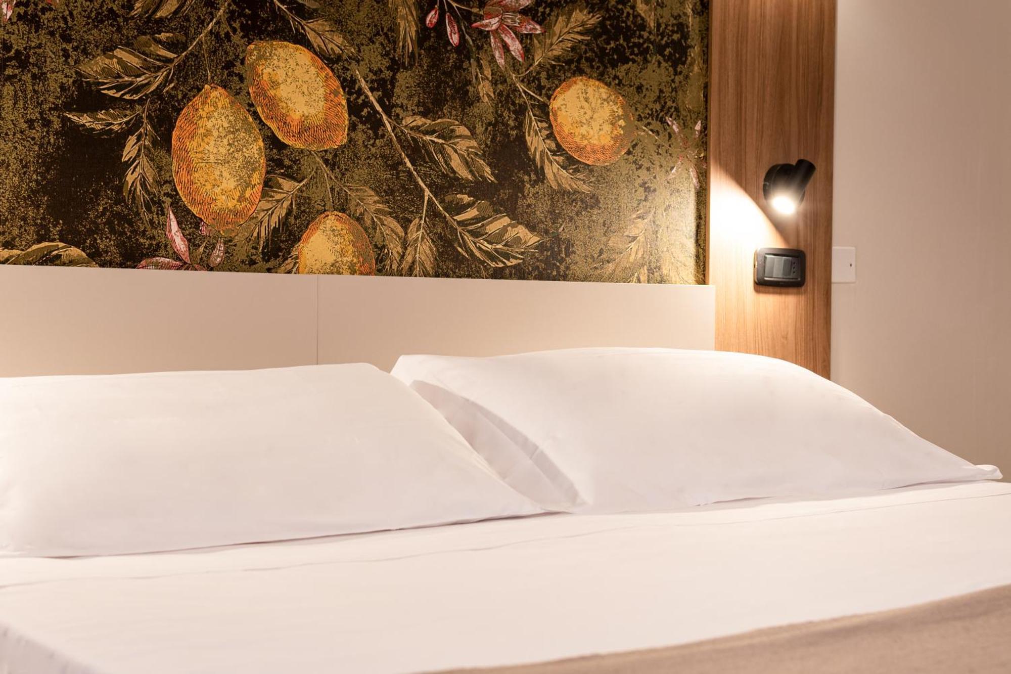 Continental B&B City Hotel بيبيوني الغرفة الصورة